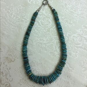 Turquoise and silver necklace. 18 in.
